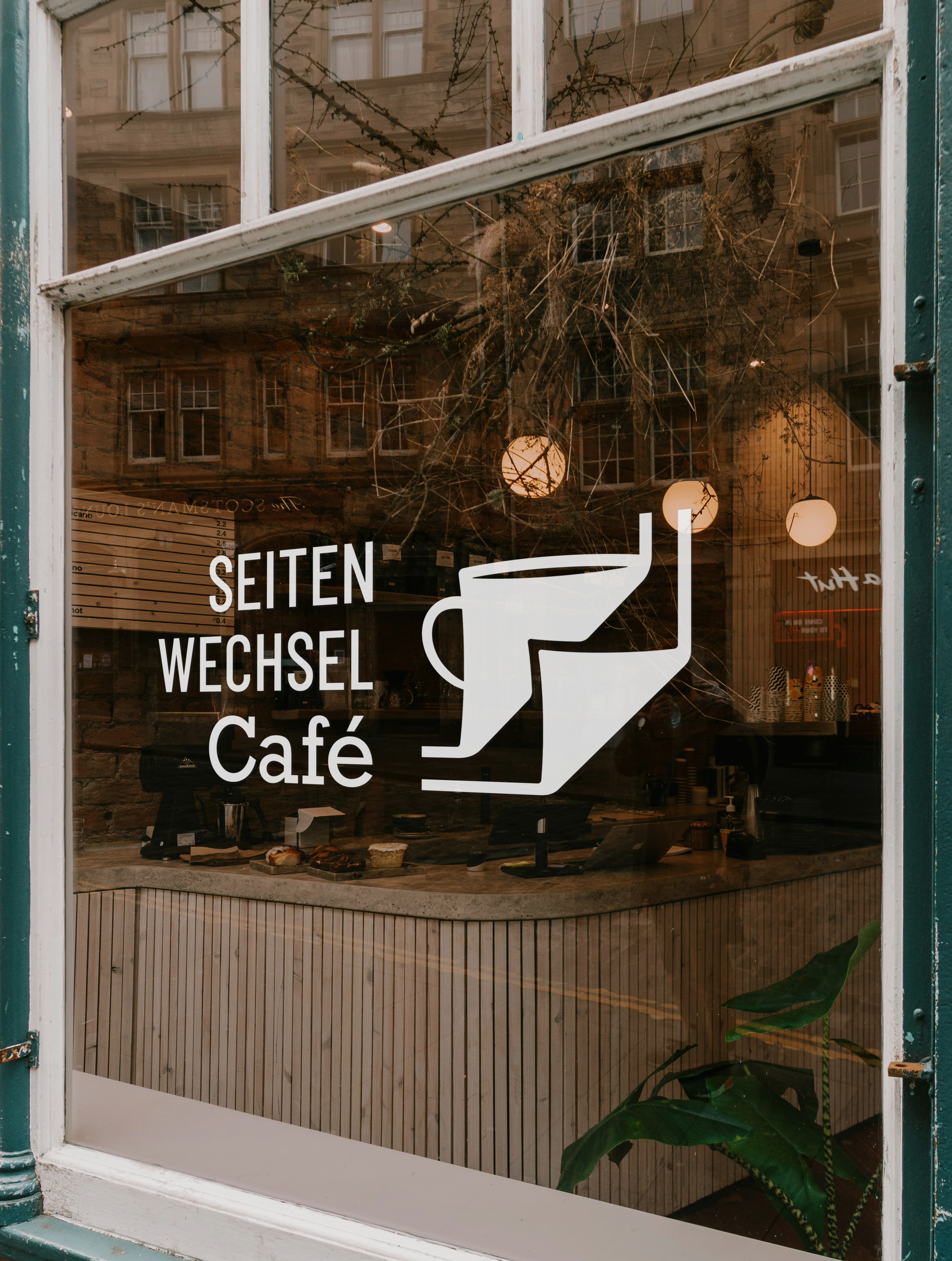 Seitenwechsel Café Ladenfront